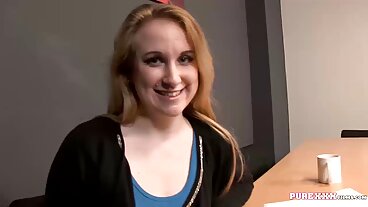 18 år, Big Natural Boobies & en svenska amatörporr BWC i Ass