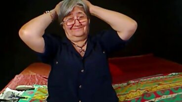 MYLF enorma tuttiga blonda Milf Rachael Cavalli låter dig titta närmare in i hennes saftiga mogna amatörporr svensk fitta