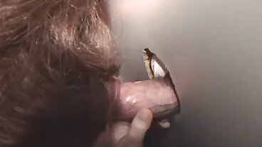 Kvävning under svensk amatör porr anal med grov sexälskande brud