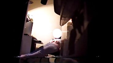 Budget Elf Princess amatör porr video Anally Probed med en stor 1