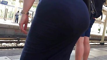 PAWG MILF Richelle amatör porr video hjälper Stepsons Motivation