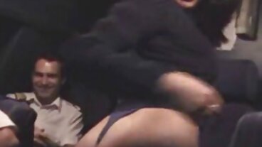 Brazzers: Busty riktig amatör porr Violet Myers-spelet avbröts av en stor svart dong på porrHD